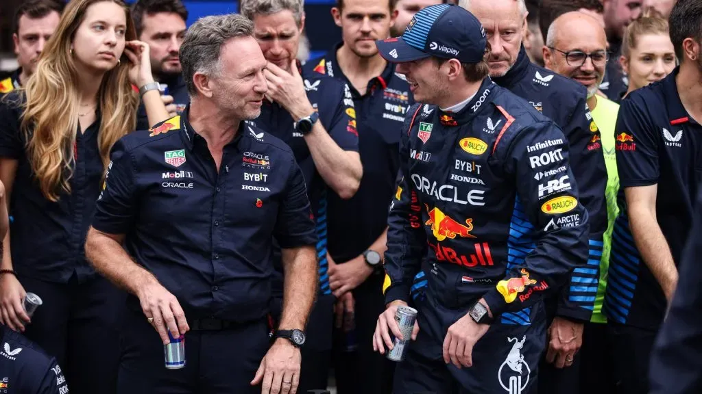 Horner e Verstappen comemorando a vitória no GP de São Paulo