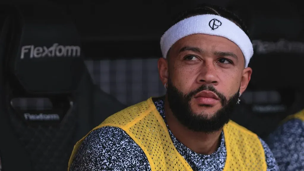 Memphis Depay jogador do Corinthians durante partida contra o Atlético-GO pelo Campeonato Brasileiro A 2024. Foto: Ettore Chiereguini/AGIF