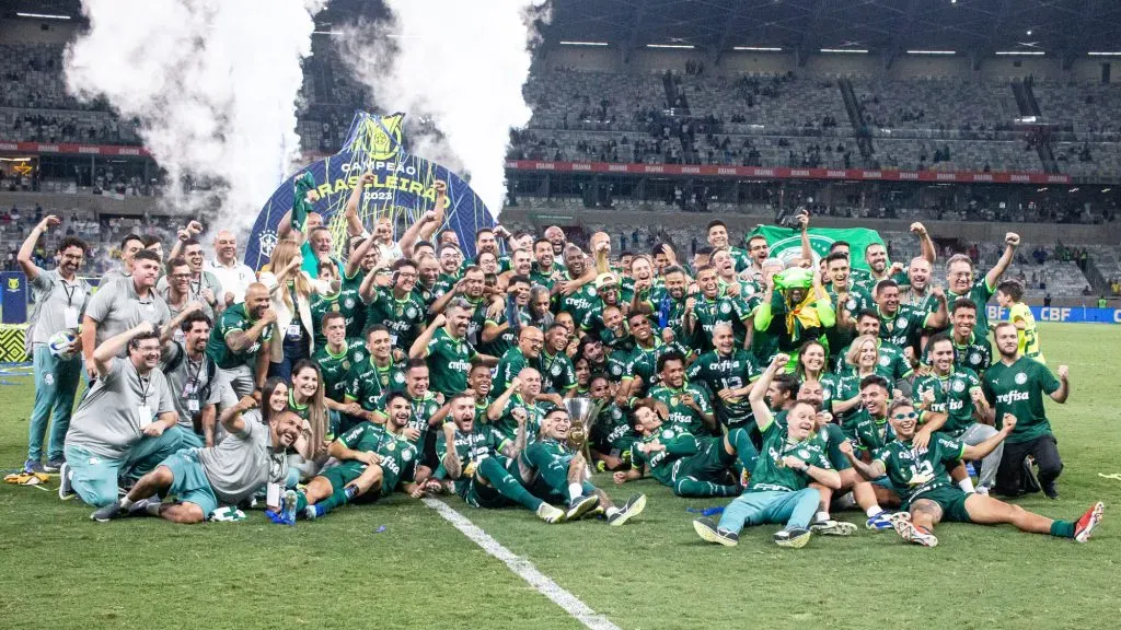 Jogadores do Palmeiras comemoram título de campeão do Campeonato Brasileiro A 2023. Foto: Fernando Moreno/AGIF