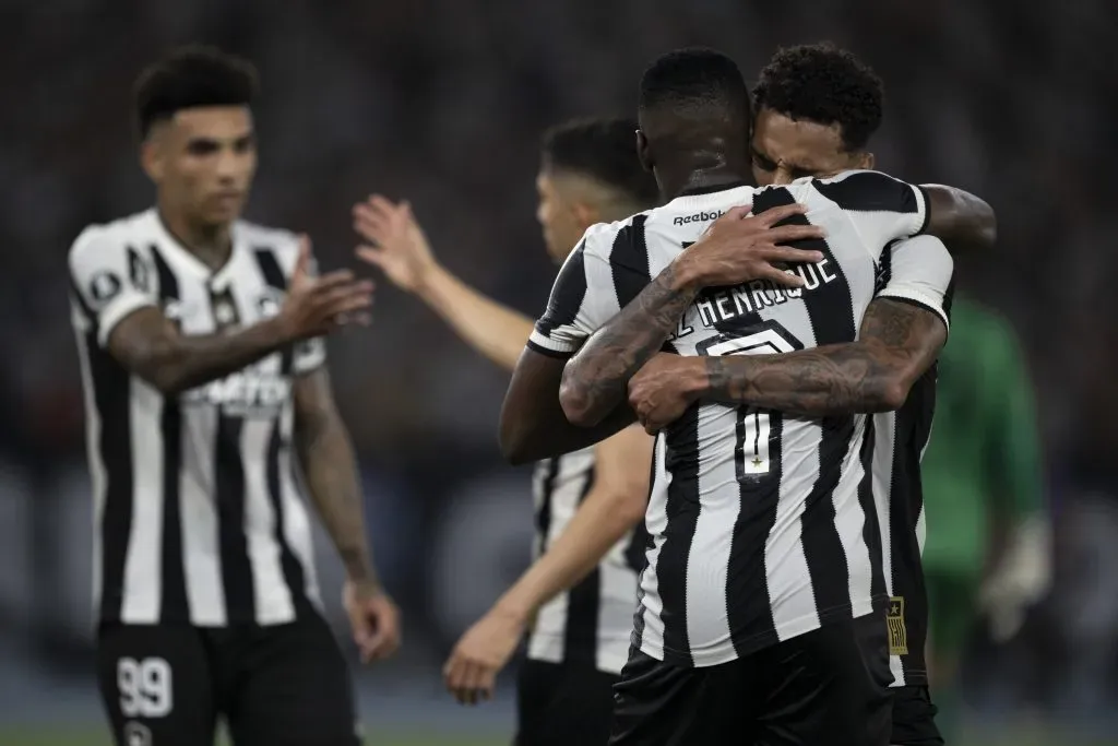 Botafogo lidera o Brasileirão e pode ampliar vantagem sobre o Palmeiras