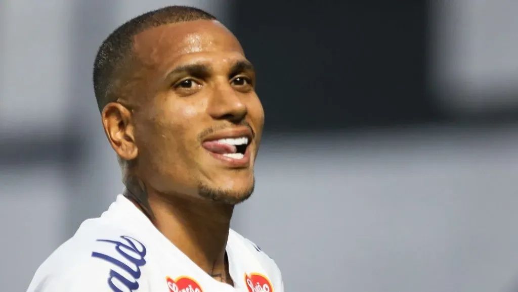 Foto: Reinaldo Campos/AGIF – Meio-campista venezuelano está com moral nos bastidores da Vila Belmiro.