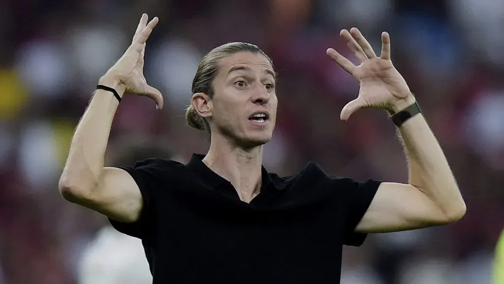 Filipe Luís falou com Bruno Henrique no Flamengo - Foto: Alexandre Loureiro/AGIF.