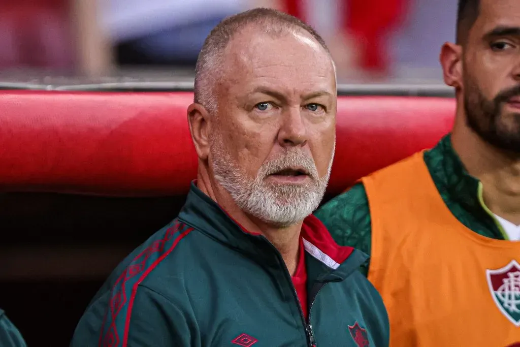 Mano Menezes durante o jogo contra o Internacional. Foto: Maxi Franzoi/AGIF