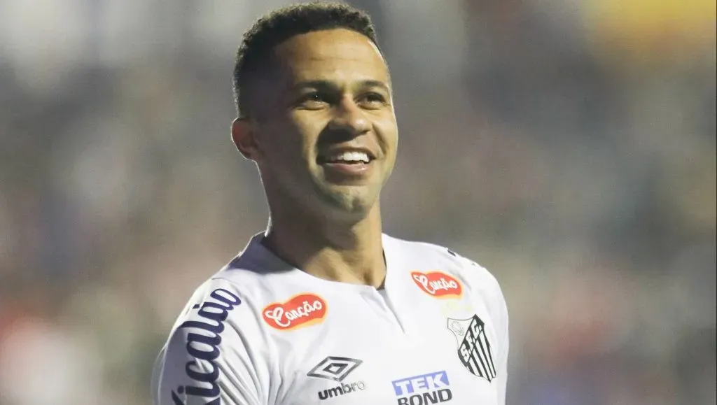 Bola de Ouro: torcida do Santos “entrega prêmio” para meia contra Ituano