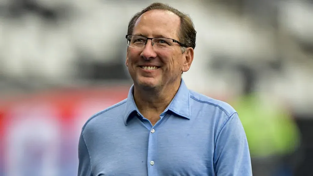 John Textor sorrindo. Foto: Jorge Rodrigues/AGIF