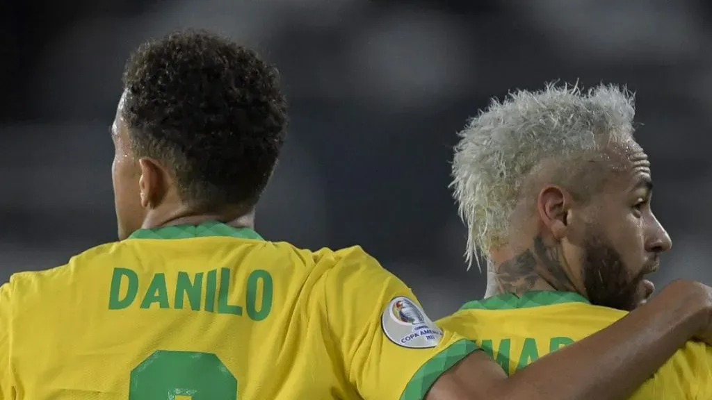 Foto: Jorge Rodrigues/AGIF – Danilo, da Seleção Brasileira, e Ney Jr. podem ser contratados pelo SFC.