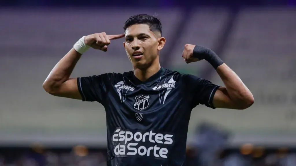 Erick Pulga em jogo pelo Ceará na Série B