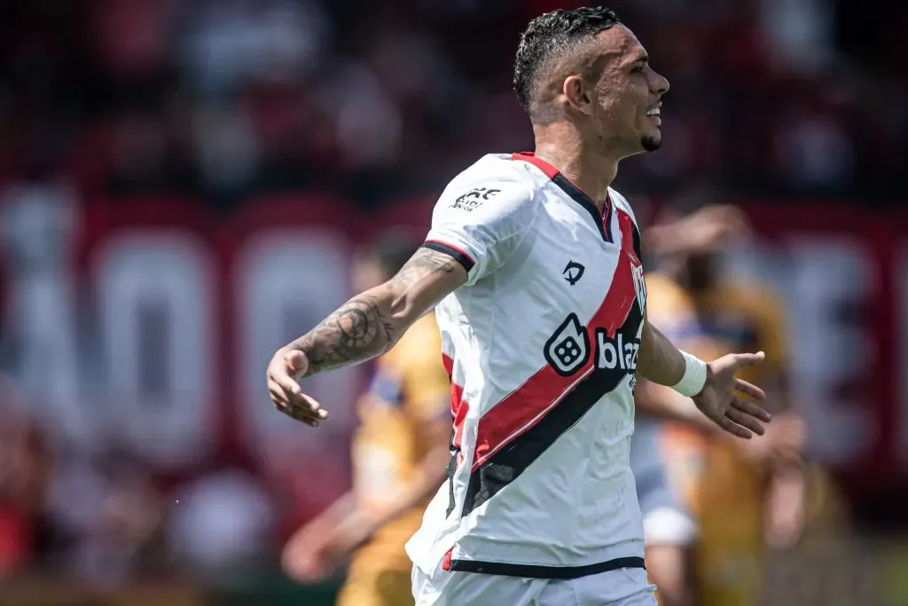 Foto: Heber Gomes/AGIF – Luiz Fernando pode ser reforço do Cruzeiro em 2025