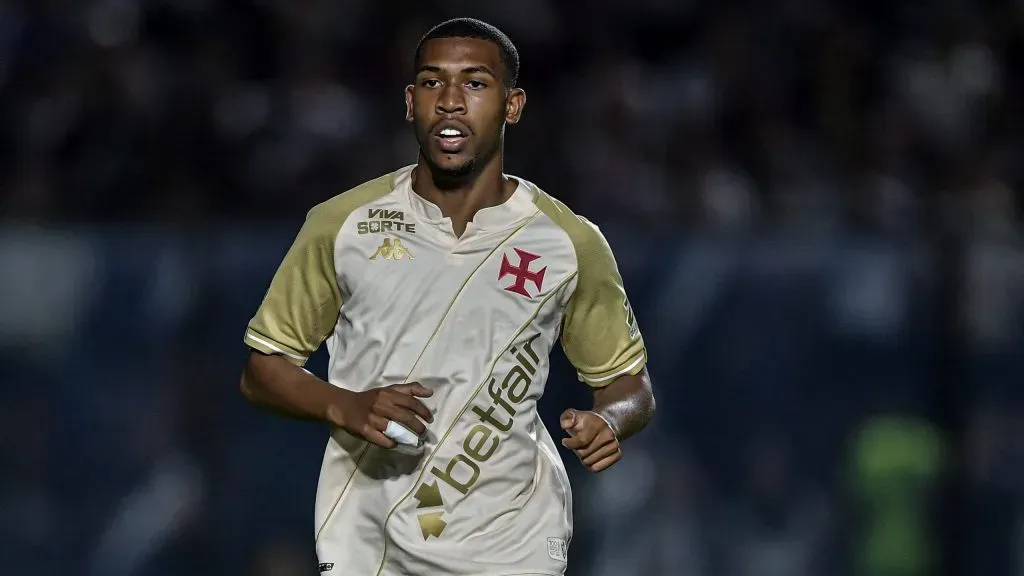 Rayan é alvo de John Textor visando a temporada de 2025 – Foto: Thiago Ribeiro/AGIF