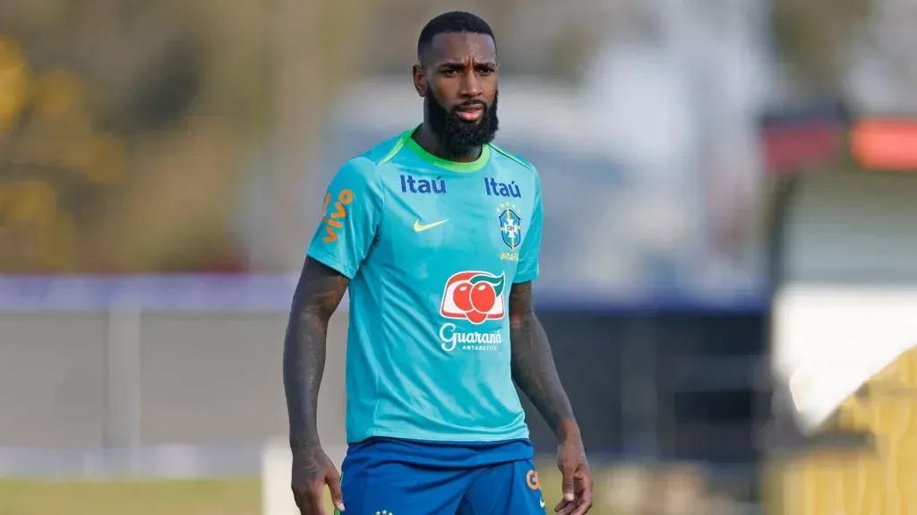 Gerson em treino pela Seleção Brasileira