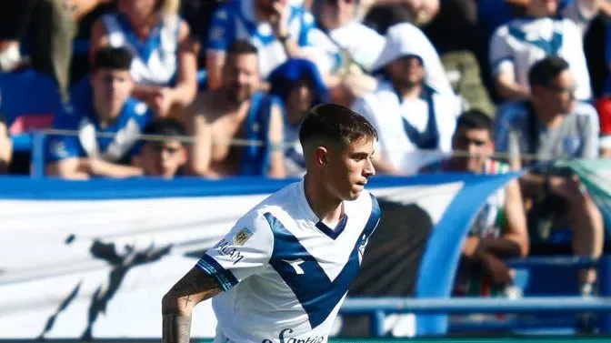 Internacional monitora Valentín Gómez zagueiro argentino