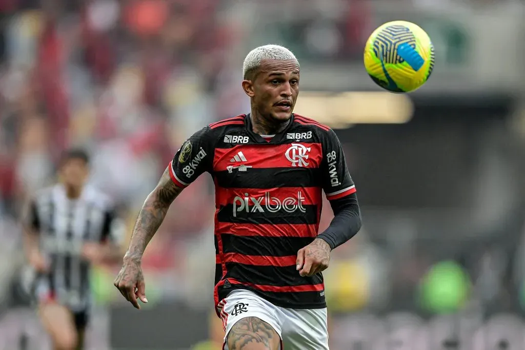 Lateral Wesley teve grande atuação em Flamengo x Atlético-MG. Foto: Thiago Ribeiro/AGIF