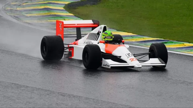 Hamilton na McLaren MP4/5B