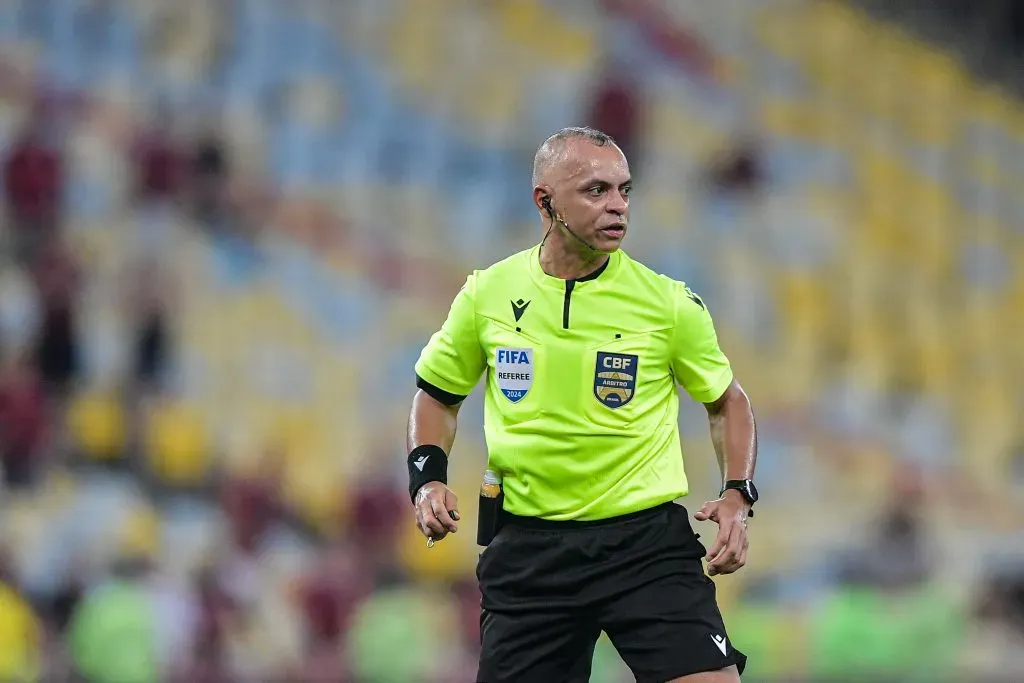 Wilton Pereira Sampaio, árbitro de Flamengo x Corinthians - Foto: Thiago Ribeiro/AGIF