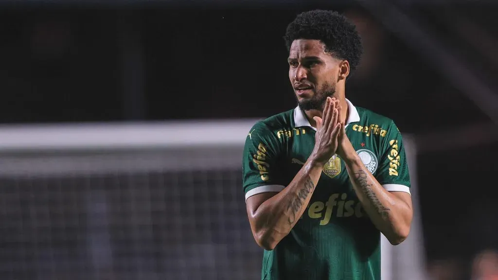 Além de estar pendurado, Murilo também é dúvida por conta de possível lesão – Foto: Ettore Chiereguini/AGIF