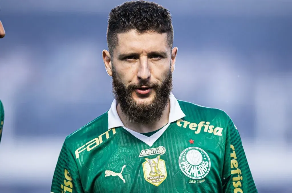 Zé Rafael em partida do Palmeiras