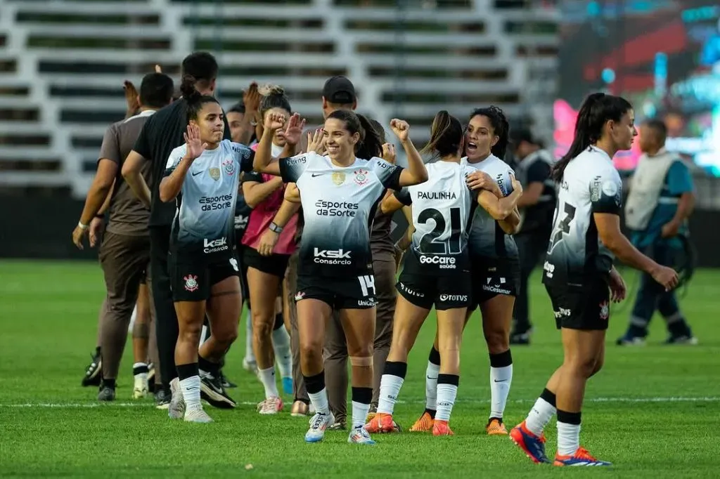 Brabas comemoram título da Libertadores Feminina de 2024 em disputa contra o Santa Fé, em Assunção no Paraguai. Foto: Rodrigo Gazzanel/Ag. Corinthians