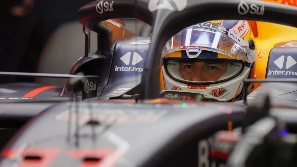 Sergio Pérez no RB20 em Las Vegas