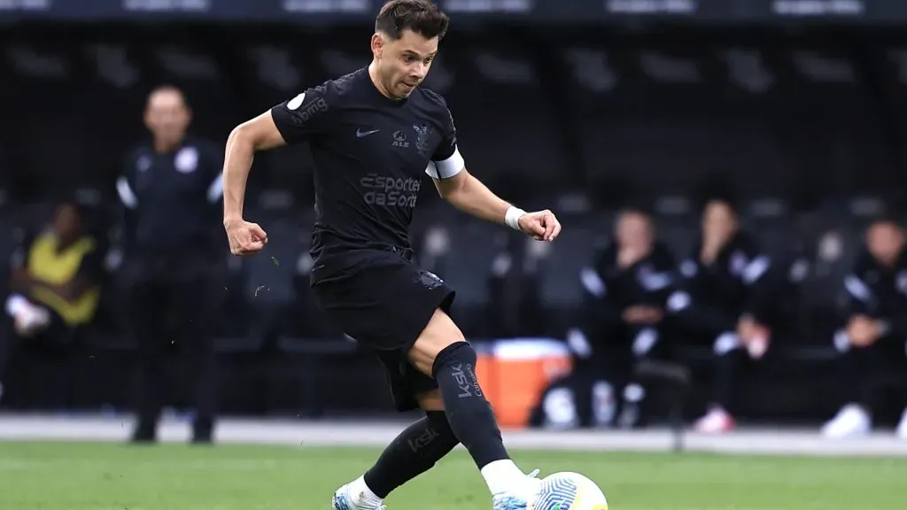 Romero durante partida. Foto: Marcello Zambrana/AGIF