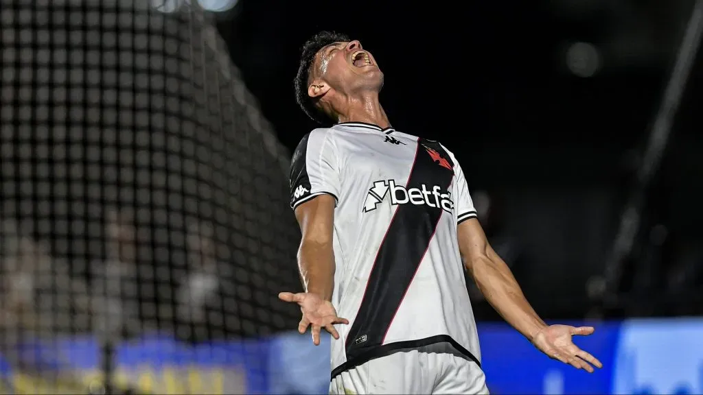 Galdames lamentando. Foto: Thiago Ribeiro/AGIF