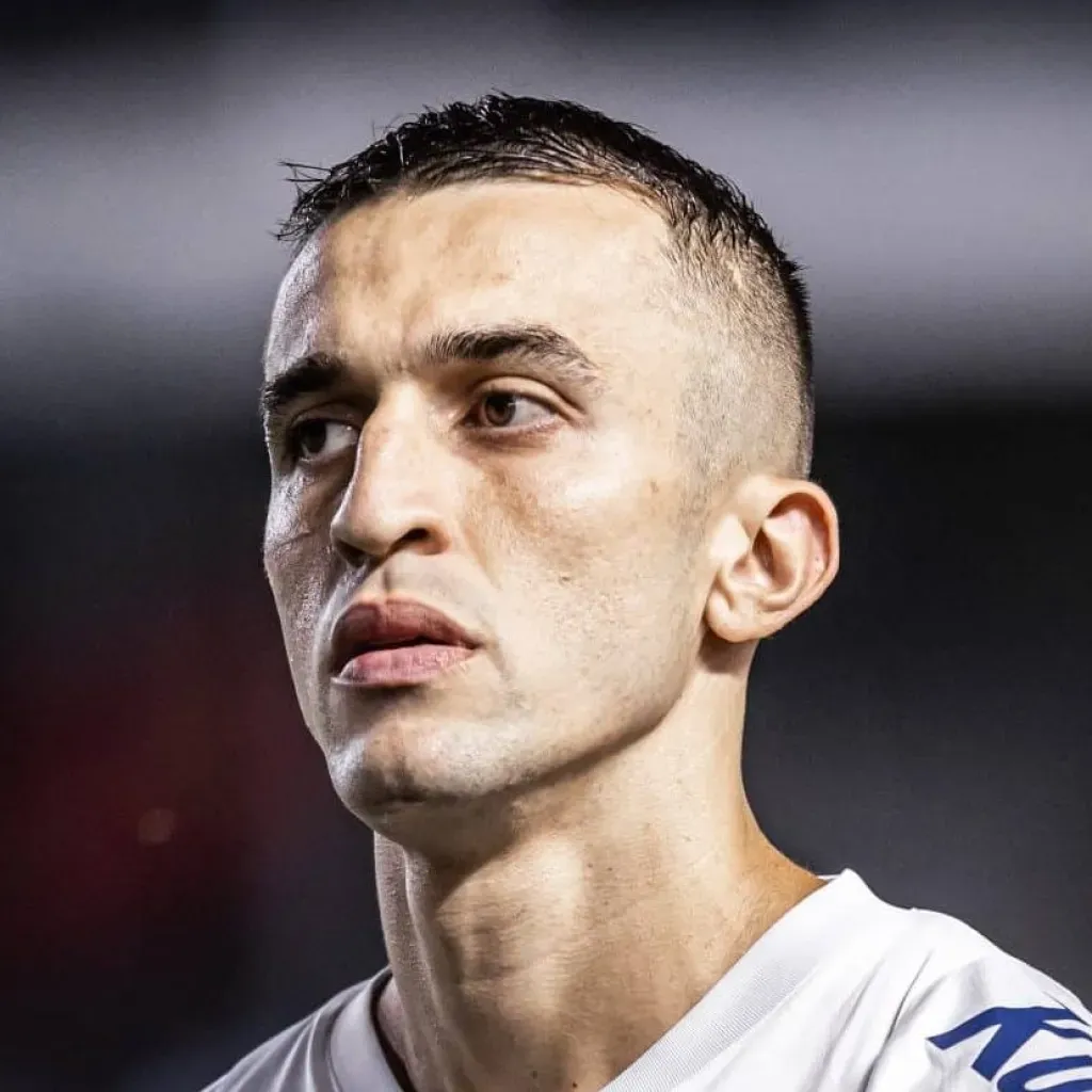 João Schmidt vem sendo o capitão do Santos. Foto: Raul Baretta/ Santos FC.