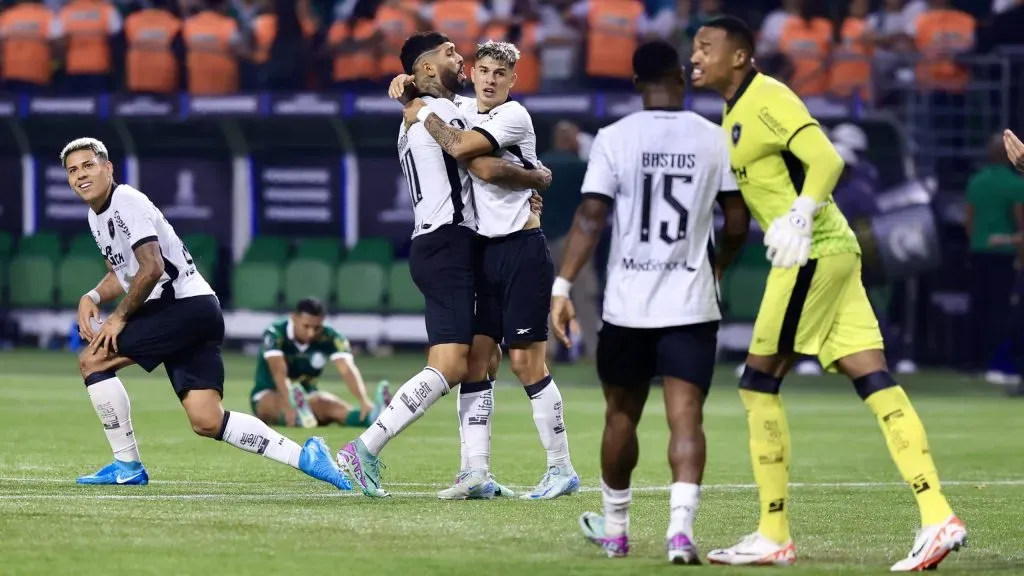 Botafogo comemora contra o Palmeiras no Allianz Parque. Foto: Marcello Zambrana/AGIF