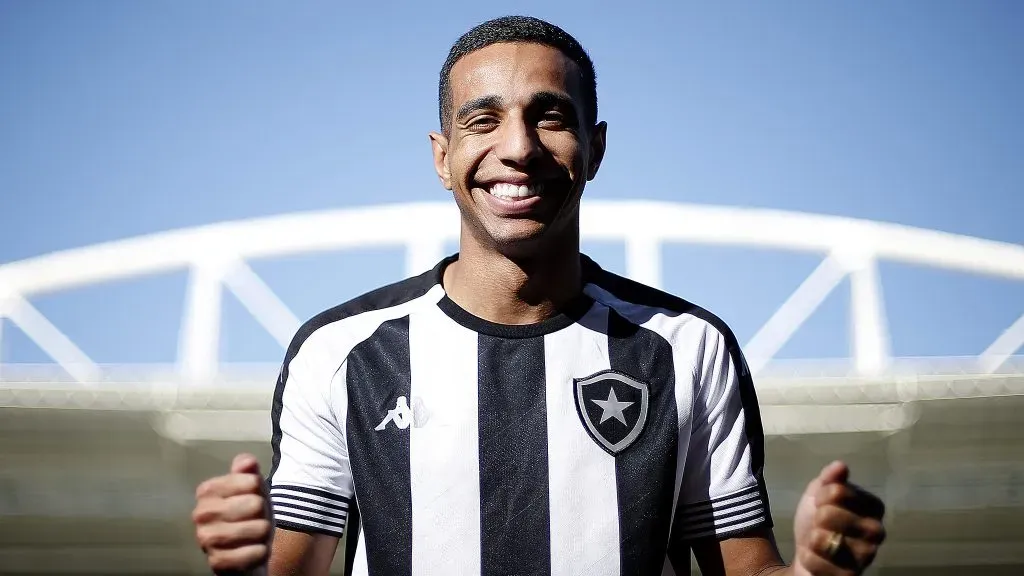 Victor Sá entra na justiça contra o Botafogo – Foto: Vítor Silva/Botafogo