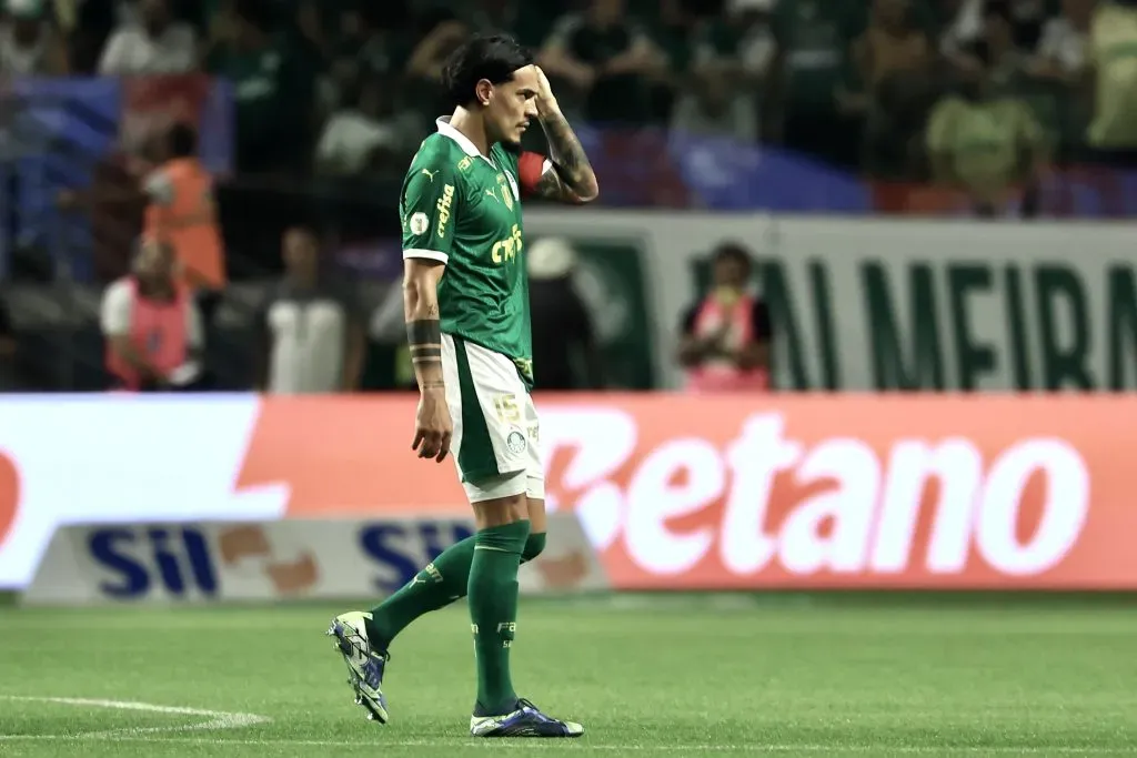 Gustavo Gómez durante a partida com o Botafogo. Foto: Marcello Zambrana/AGIF