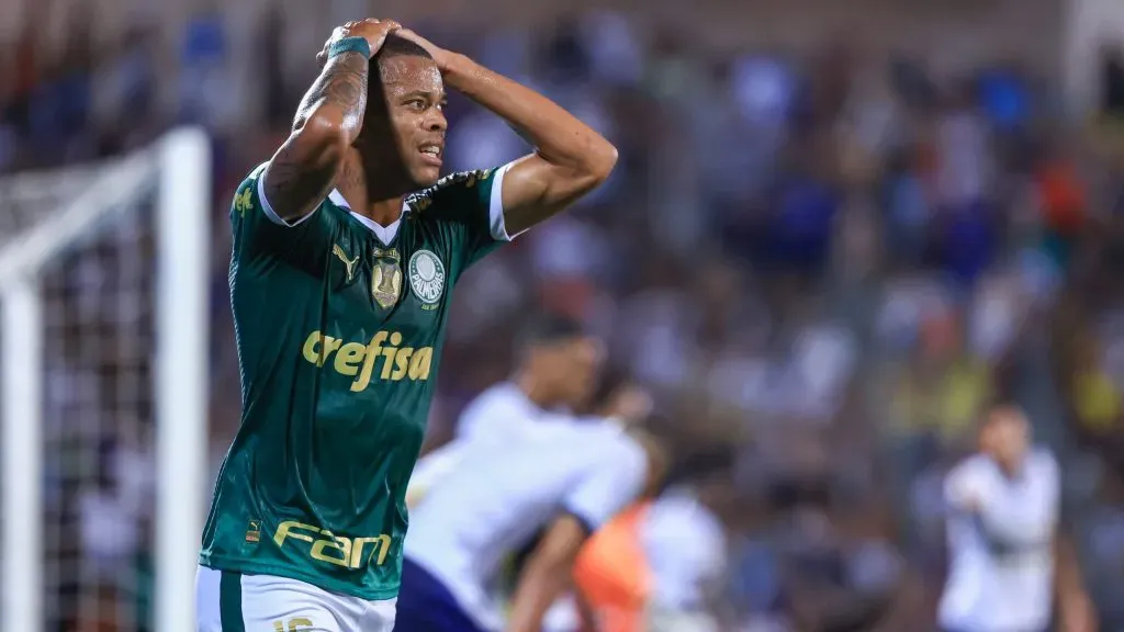 Caio Paulista poderia pegar 3 jogos de suspensão - Foto: Marcello Zambrana/AGIF.