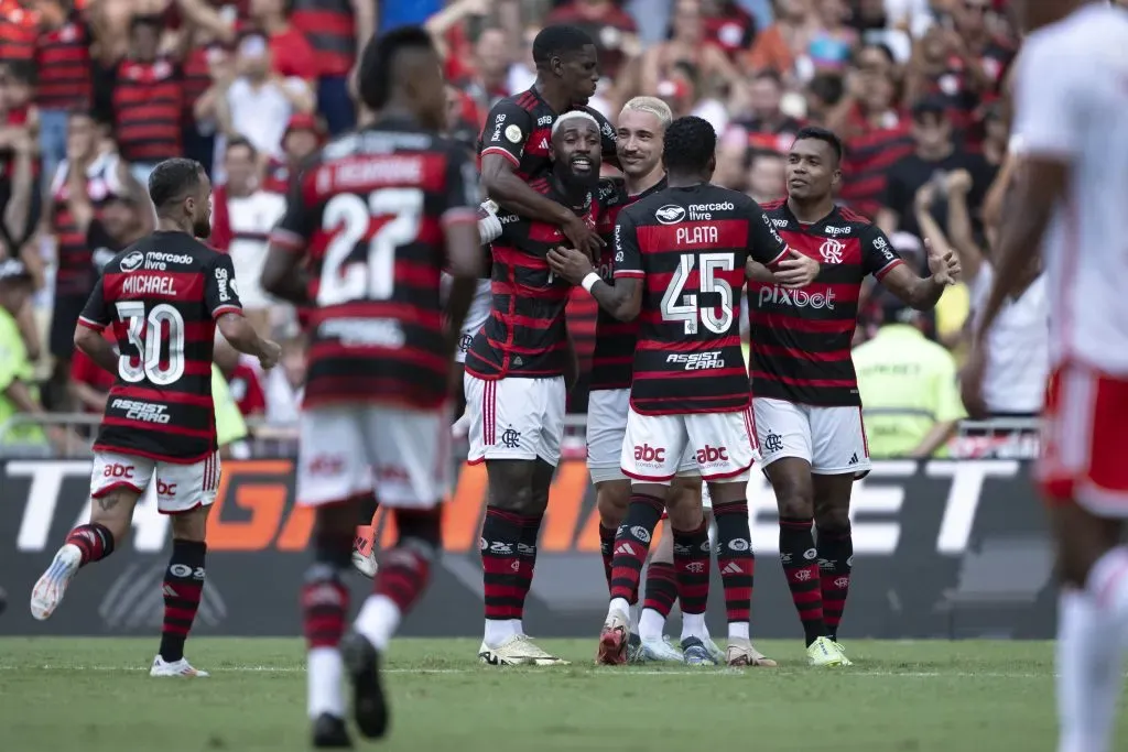 Jogadores do Flamengo comemoram gol diante do Internacional. Foto: Jorge Rodrigues/AGIF