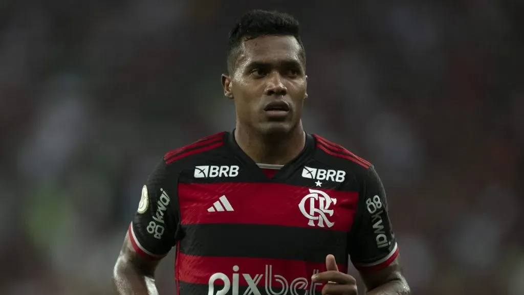 Alex Sandro saiu em defesa de Gabigol - Foto: Jorge Rodrigues/AGIF.