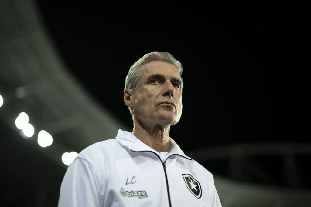 Luís Castro já passou pelo futebol carioca. Foto: Jorge Rodrigues/AGIF