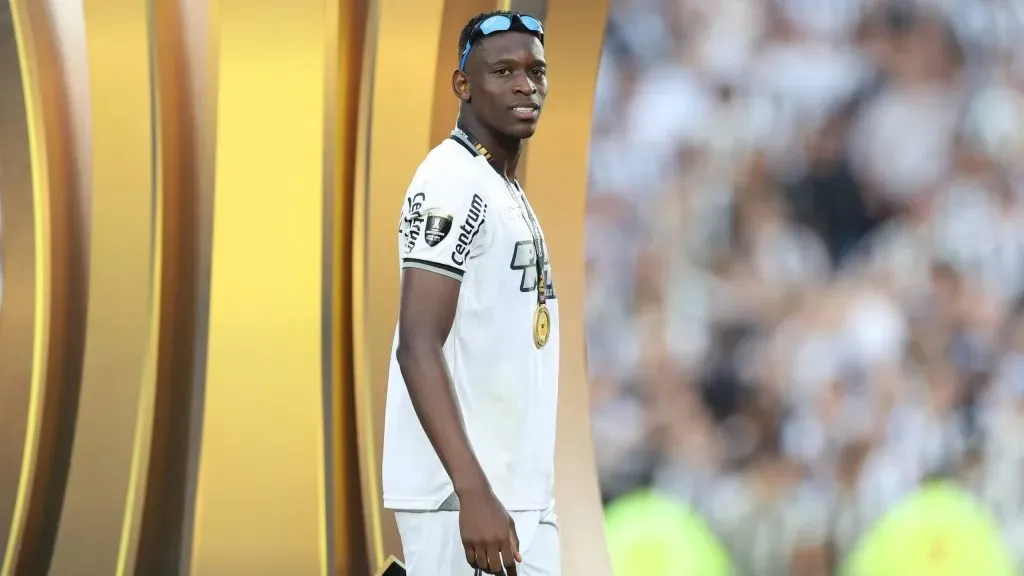 Luiz Henrique após título da Copa Libertadores com o Botafogo. Foto: Miguel Marruffox