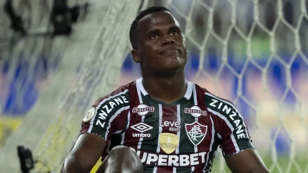 Jhon Arias lamentando. Foto: Jorge Rodrigues/AGIF