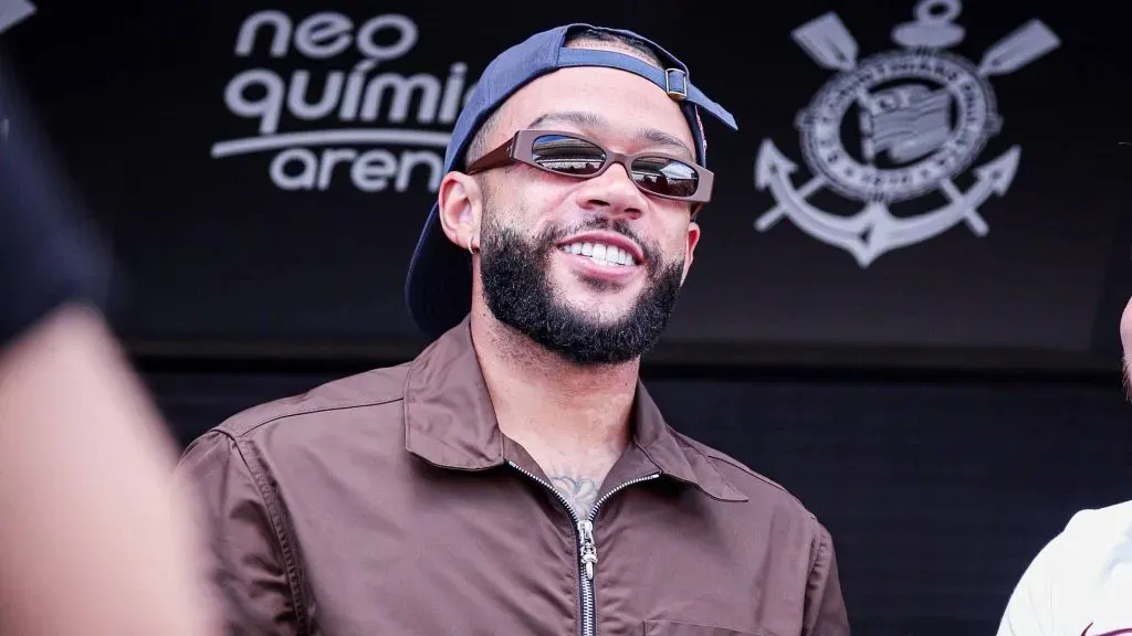 Memphis Depay sorrindo. Foto: Caio de Souza/IMAGO/Pera Photo Press