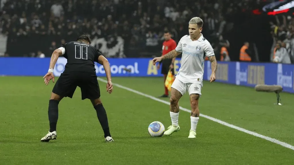 Soteldo tentando drible. Foto: Saulo Dias/Thenews2/Imago images