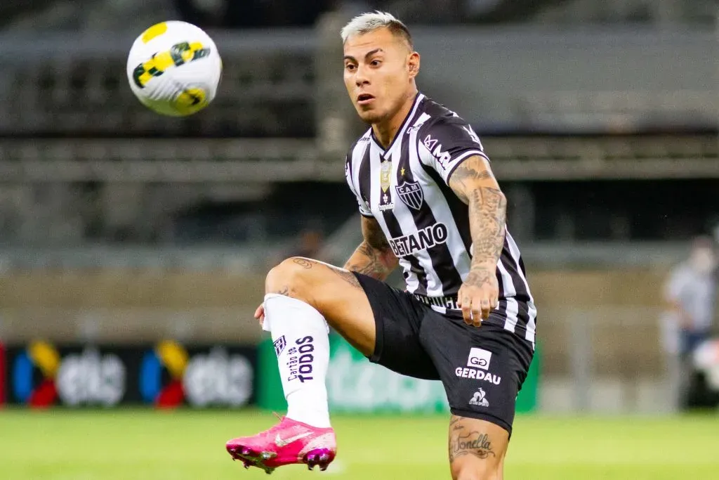 Foto: Fernando Moreno/AGIF – Eduardo Vargas tem alto salário no Galo