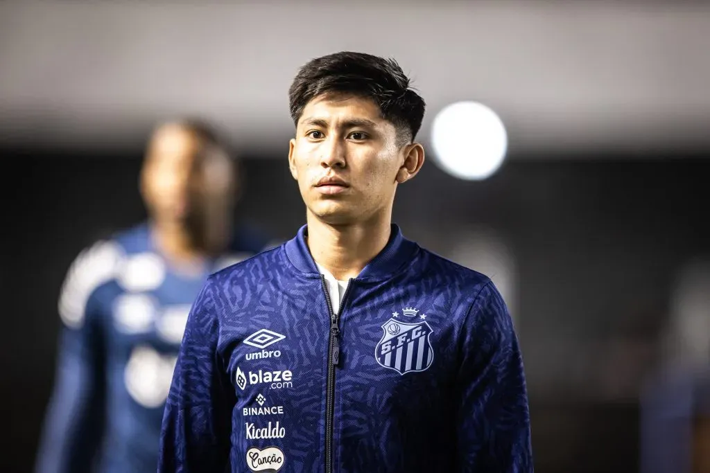 Miguelito durante partida em que ele foi relacionados na Série B. Foto: Abner Dourado/AGIF
