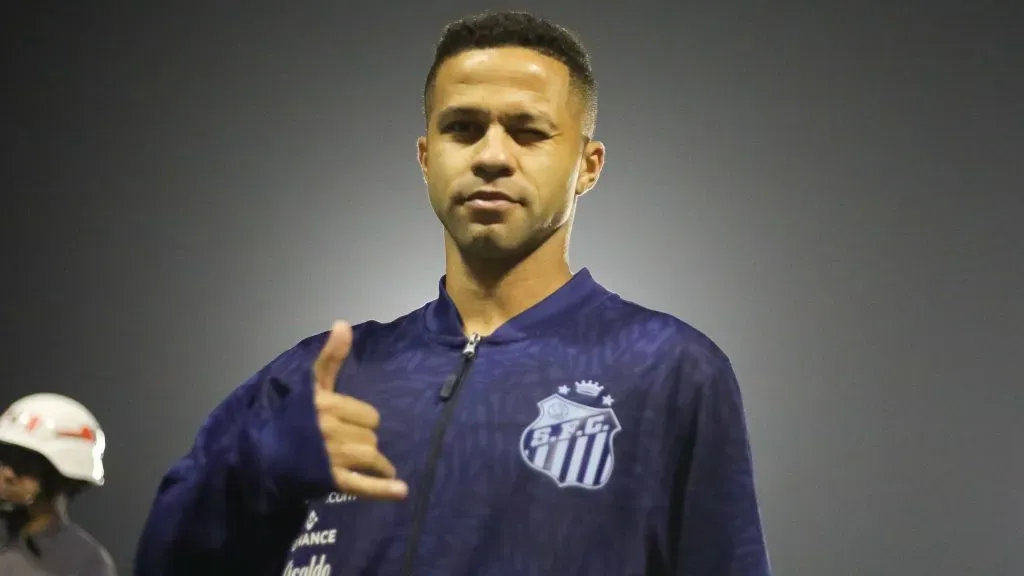 Serginho está fora dos planos do Santos para 2025 – Foto: Reinaldo Campos/AGIF
