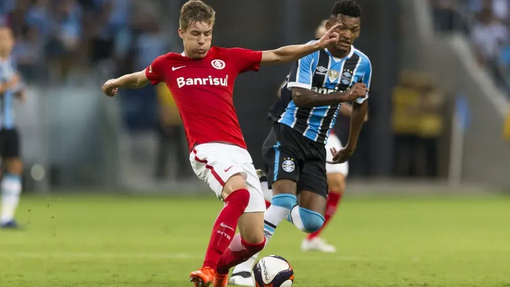 Charles durante partida pelo Internacional. Foto: Jeferson Guareze/AGIF