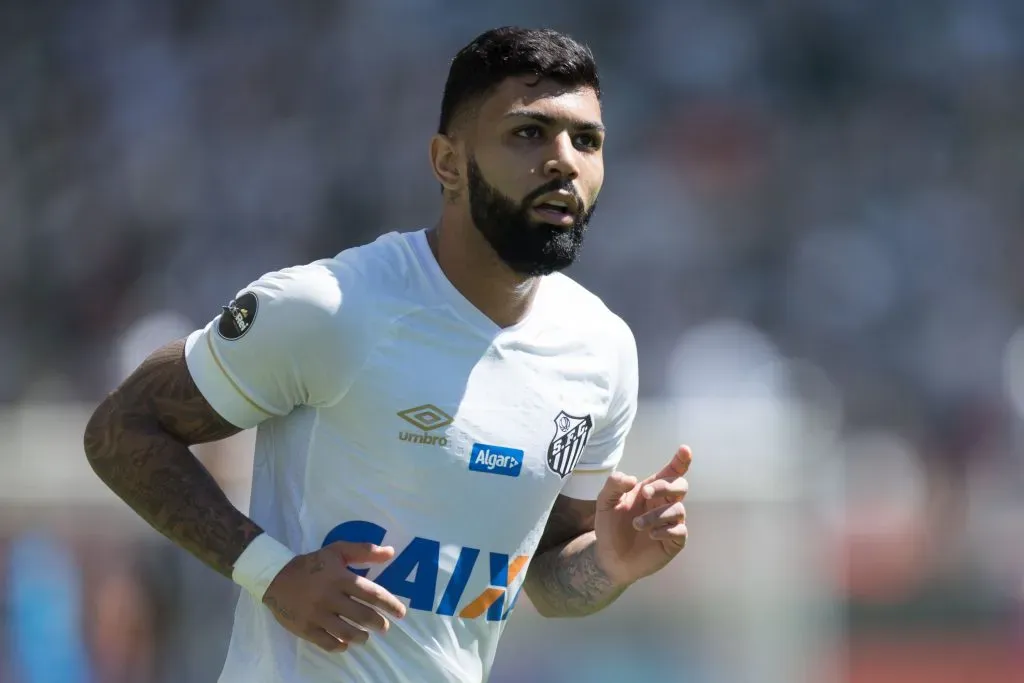 Gabriel Barbosa em jogo do Santos. Foto: Pedro Vale/AGIF