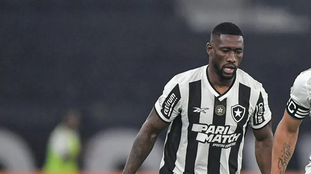 Bastos jogador do Botafogo