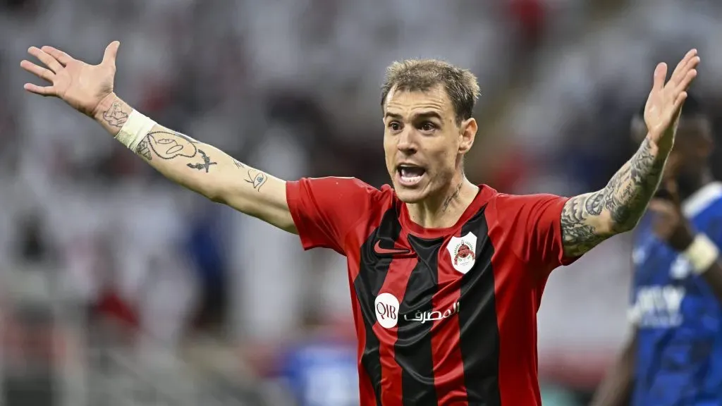 Róger Guedes reclamando. Foto: IMAGO/Naushad