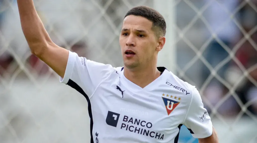 Foto: Divulgação/LDU – Alex Arce é desejo do Fluminense