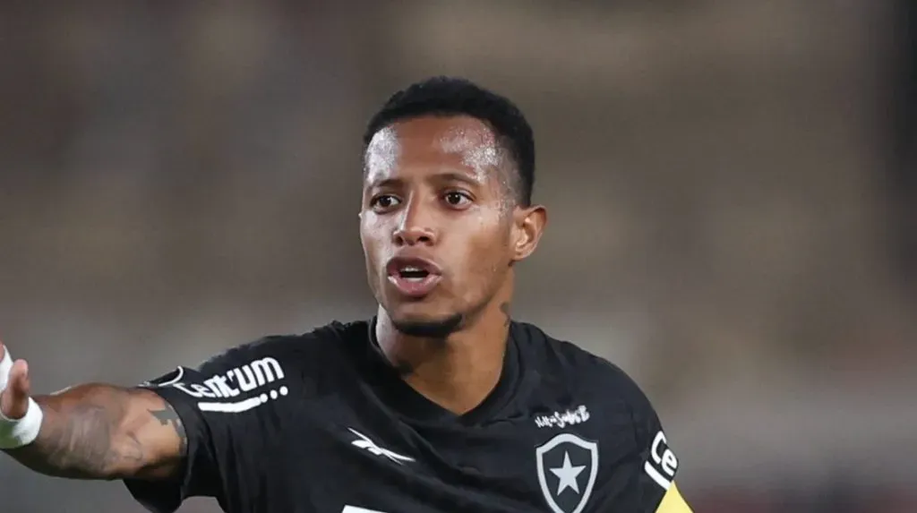 Tchê Tchê, volante do Botafogo.