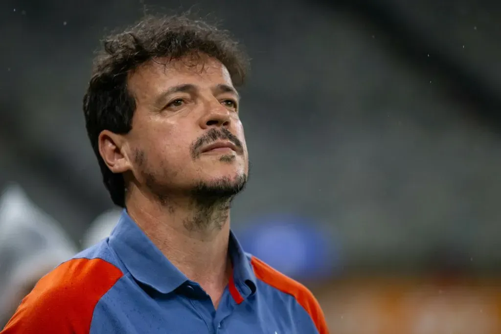 Foto: Fernando Moreno/AGIF – Fernando Diniz ganhou voto de confiança no Cruzeiro para 2025