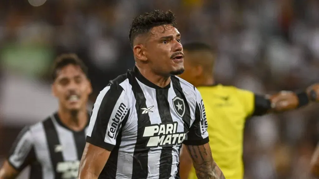 Santos sonha com Tiquinho Soares e Rony