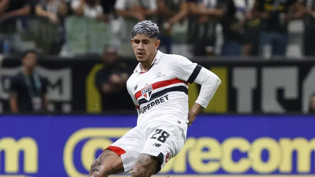 Alan Franco em ação na partida. Foto: Rubens Chiri/Saopaulofc.net