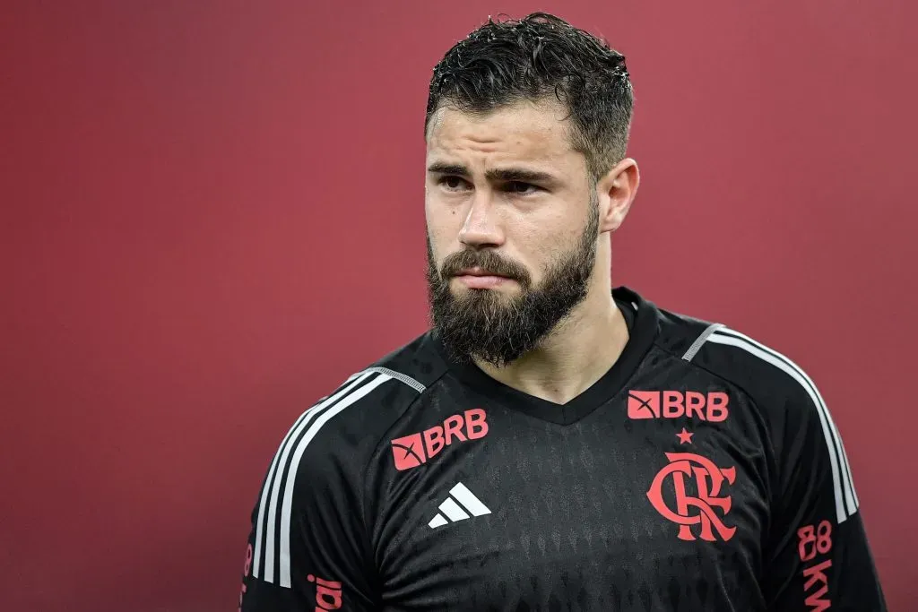 Matheus Cunha em jogo entre Flamengo x Palmeiras. Foto: Thiago Ribeiro/AGIF