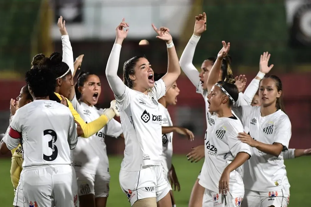 As renovações das Sereinhas da Vila já começaram e joias como Isa Viana, Barbara Cuzzuol e Emily Vitória estão garantidas para a próxima temporada. Foto: Marcos Ribolli/Ag. Paulistão